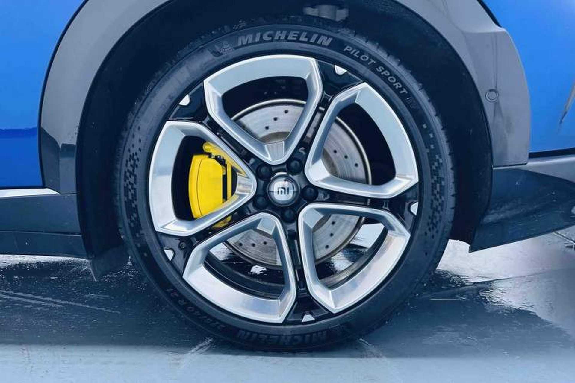 Used Xiaomi Auto YU7 2025 Ultra-Long Range High-Performance All-Wheel-Drive Max Edition Left Front Wheel Hub