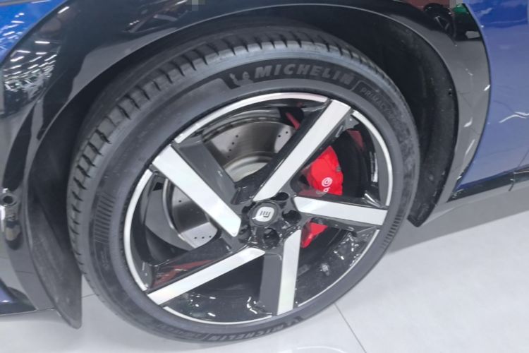 Used Xiaomi Auto YU7 2025 Ultra-Long Range High-Performance All-Wheel-Drive Max Edition Left Front Wheel Hub