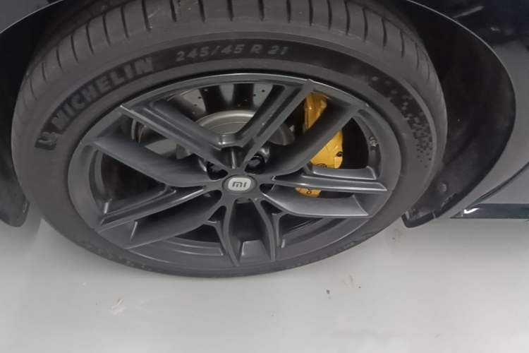 Used Xiaomi Auto YU7 2025 Ultra-Long Range High-Performance All-Wheel-Drive Max Edition Left Front Wheel Hub