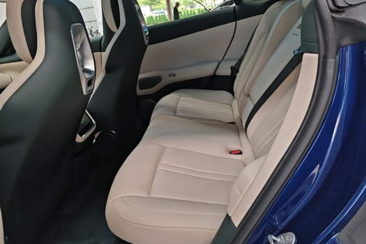 Used Xiaomi Auto YU7 2025 Ultra-Long Range High-Performance All-Wheel-Drive Max Edition Left Rear Seat