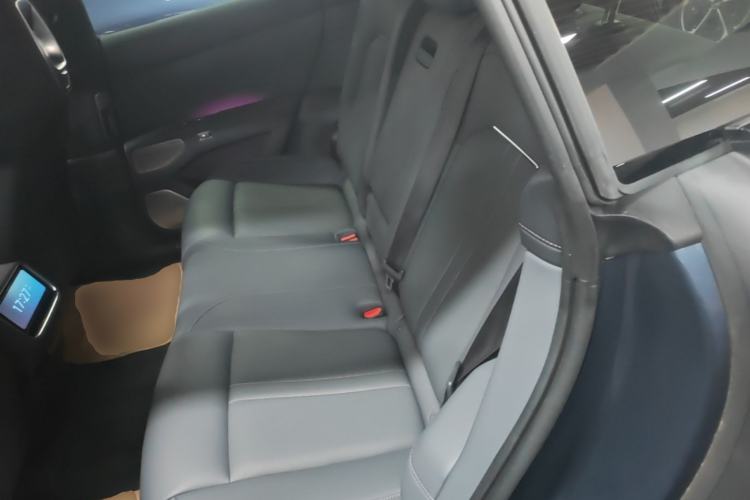 Used Xiaomi Auto YU7 2025 Ultra-Long Range High-Performance All-Wheel-Drive Max Edition Left Rear Seat