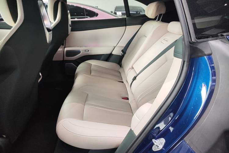 Used Xiaomi Auto YU7 2025 Ultra-Long Range High-Performance All-Wheel-Drive Max Edition Left Rear Seat