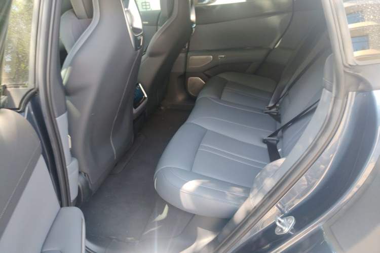 Used Xiaomi Auto YU7 2025 Ultra-Long Range Rear-Wheel Drive Version Left Rear Seat