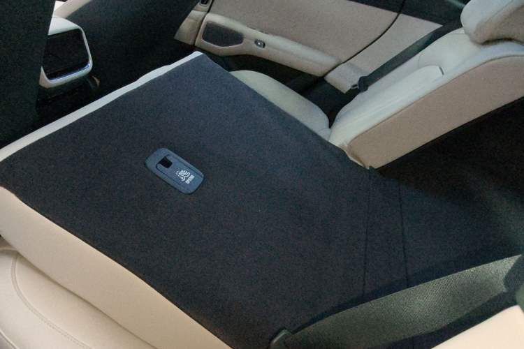 Used Xiaomi Auto YU7 2025 Ultra-Long Range High-Performance All-Wheel-Drive Max Edition Left Rear Seat