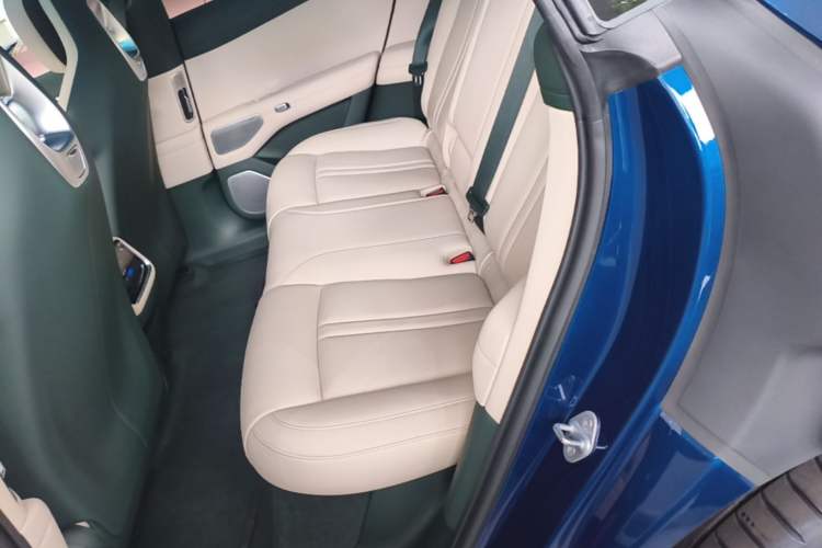 Used Xiaomi Auto YU7 2025 Ultra-Long Range High-Performance All-Wheel-Drive Max Edition Left Rear Seat