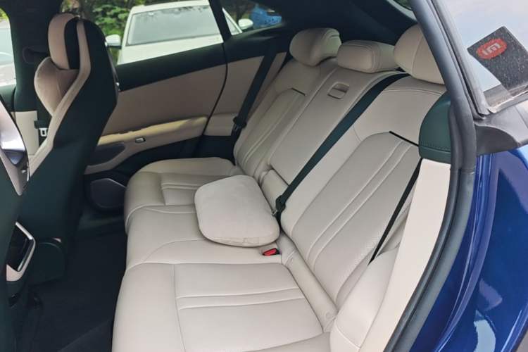 Used Xiaomi Auto YU7 2025 Ultra-Long Range High-Performance All-Wheel-Drive Max Edition Left Rear Seat