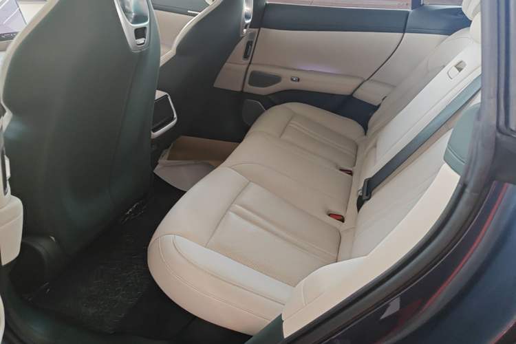 Used Xiaomi Auto YU7 2025 Ultra-Long Range High-Performance All-Wheel-Drive Max Edition Left Rear Seat