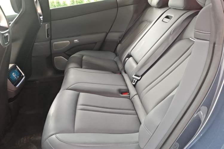 Used Xiaomi Auto YU7 2025 Ultra-Long Range High-Performance All-Wheel-Drive Max Edition Left Rear Seat