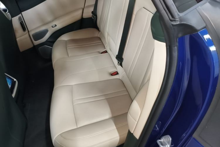 Used Xiaomi Auto YU7 2025 Ultra-Long Range High-Performance All-Wheel-Drive Max Edition Left Rear Seat