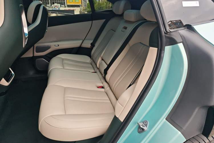 Used Xiaomi Auto YU7 2025 Ultra-Long Range High-Performance All-Wheel-Drive Max Edition Left Rear Seat