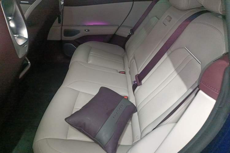 Used Xiaomi Auto YU7 2025 Ultra-Long Range High-Performance All-Wheel-Drive Max Edition Left Rear Seat
