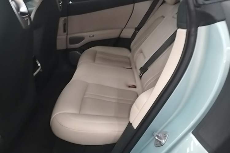 Used Xiaomi Auto YU7 2025 Ultra-Long Range High-Performance All-Wheel-Drive Max Edition Left Rear Seat