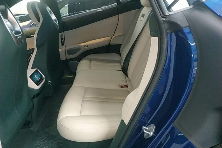 Used Xiaomi Auto YU7 2025 Ultra-Long Range High-Performance All-Wheel-Drive Max Edition Left Rear Seat