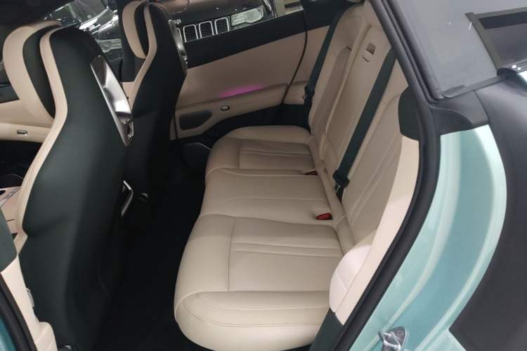 Used Xiaomi Auto YU7 2025 Ultra-Long Range High-Performance All-Wheel-Drive Max Edition Left Rear Seat