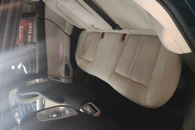Used Xiaomi Auto YU7 2025 Ultra-Long Range High-Performance All-Wheel-Drive Max Edition Left Rear Seat