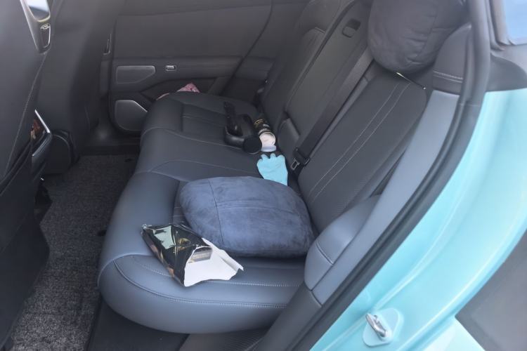 Used Xiaomi Auto YU7 2025 Ultra-Long Range High-Performance All-Wheel-Drive Max Edition Left Rear Seat
