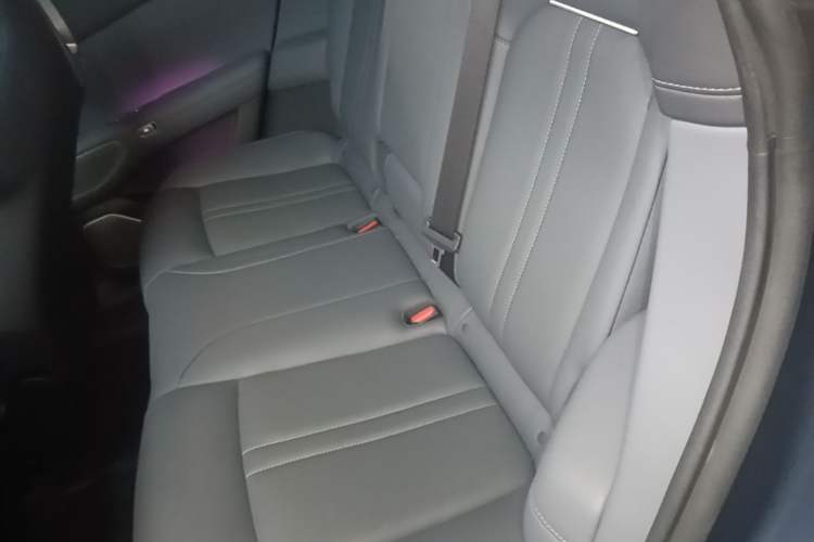 Used Xiaomi Auto YU7 2025 Ultra-Long Range High-Performance All-Wheel-Drive Max Edition Left Rear Seat