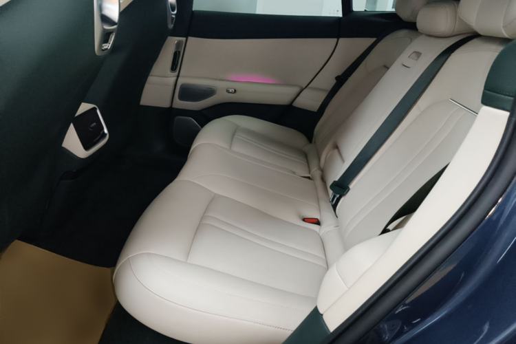 Used Xiaomi Auto YU7 2025 Ultra-Long Range High-Performance All-Wheel-Drive Max Edition Left Rear Seat