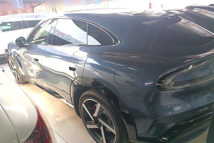Used Xiaomi Auto YU7 2025 Ultra-Long Range High-Performance All-Wheel-Drive Max Edition Left Side