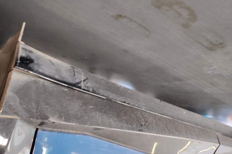 Used Xiaomi Auto YU7 2025 Ultra-Long Range Rear-Wheel Drive Version Left Side Sill