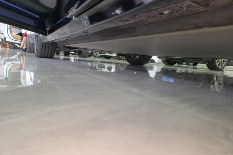 Used Xiaomi Auto YU7 2025 Ultra-Long Range High-Performance All-Wheel-Drive Max Edition Left Side Sill