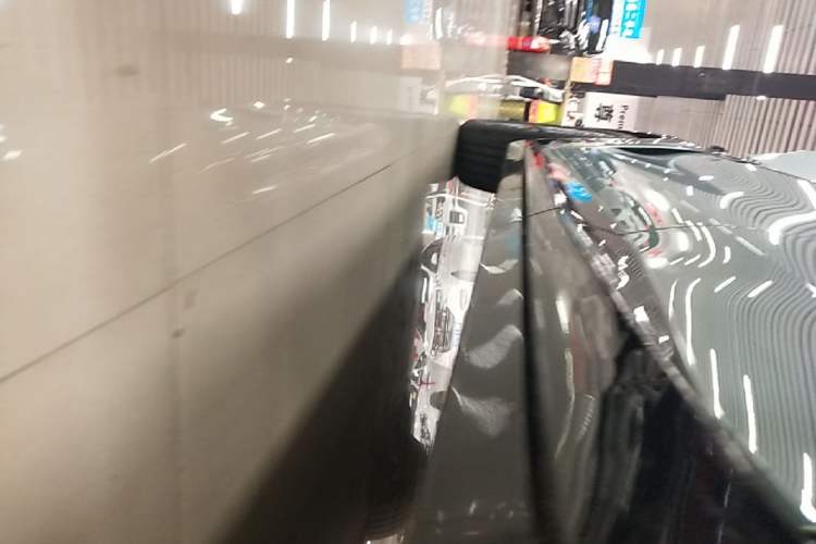 Used Xiaomi Auto YU7 2025 Ultra-Long Range Rear-Wheel Drive Version Left Side Sill