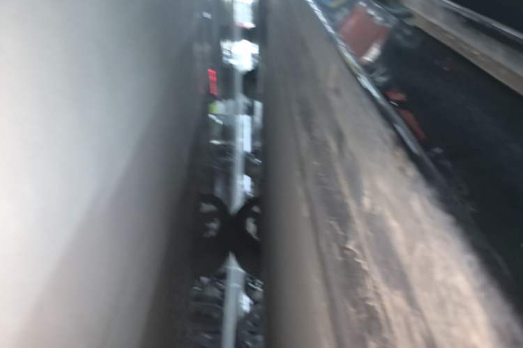 Used Xiaomi Auto YU7 2025 Ultra-Long Range High-Performance All-Wheel-Drive Max Edition Left Side Sill