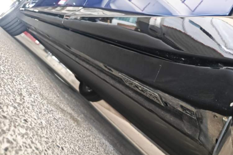 Used Xiaomi Auto YU7 2025 Ultra-Long Range Rear-Wheel Drive Version Left Side Sill