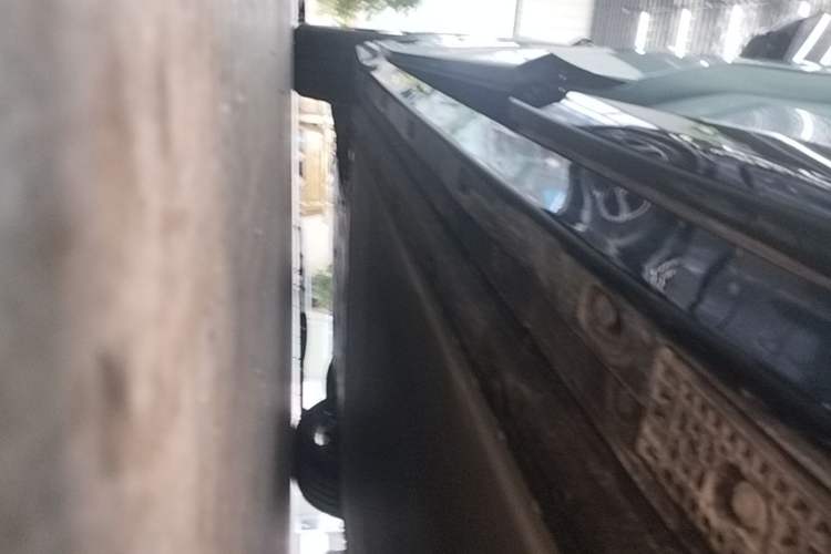 Used Xiaomi Auto YU7 2025 Ultra-Long Range High-Performance All-Wheel-Drive Max Edition Left Side Sill