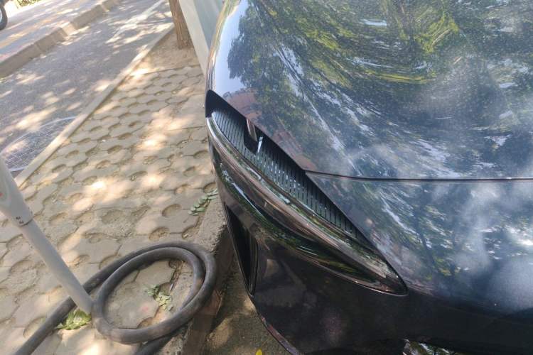 Used Xiaomi Auto YU7 2025 Ultra-Long Range Rear-Wheel Drive Version Right Front Headlight