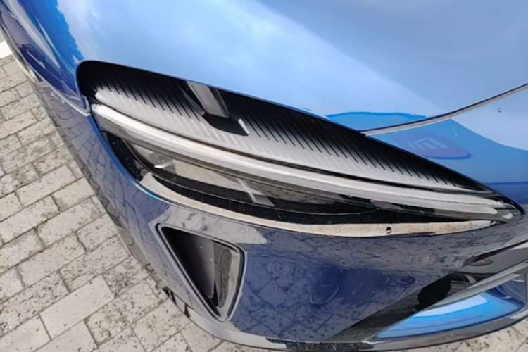 Used Xiaomi Auto YU7 2025 Ultra-Long Range High-Performance All-Wheel-Drive Max Edition Right Front Headlight