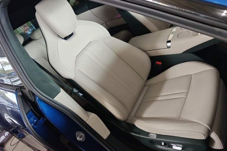 Used Xiaomi Auto YU7 2025 Ultra-Long Range High-Performance All-Wheel-Drive Max Edition Right Front Seat