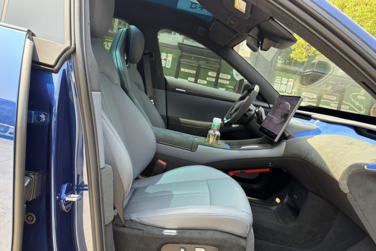 Used Xiaomi Auto YU7 2025 Ultra-Long Range High-Performance All-Wheel-Drive Max Edition Right Front Seat
