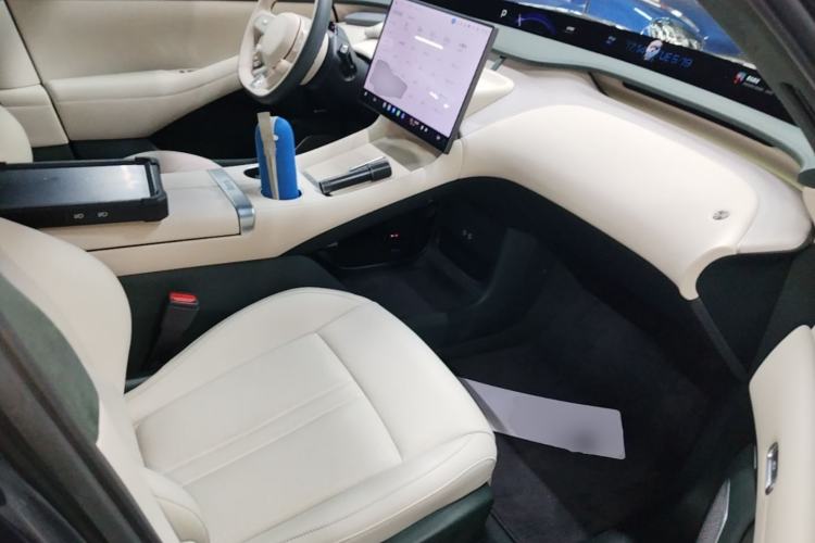 Used Xiaomi Auto YU7 2025 Ultra-Long Range High-Performance All-Wheel-Drive Max Edition Right Front Seat