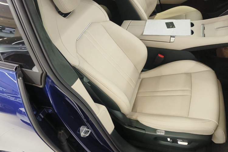 Used Xiaomi Auto YU7 2025 Ultra-Long Range High-Performance All-Wheel-Drive Max Edition Right Front Seat