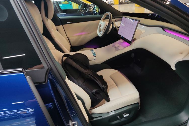 Used Xiaomi Auto YU7 2025 Ultra-Long Range High-Performance All-Wheel-Drive Max Edition Right Front Seat
