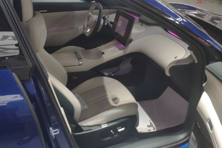 Used Xiaomi Auto YU7 2025 Ultra-Long Range High-Performance All-Wheel-Drive Max Edition Right Front Seat