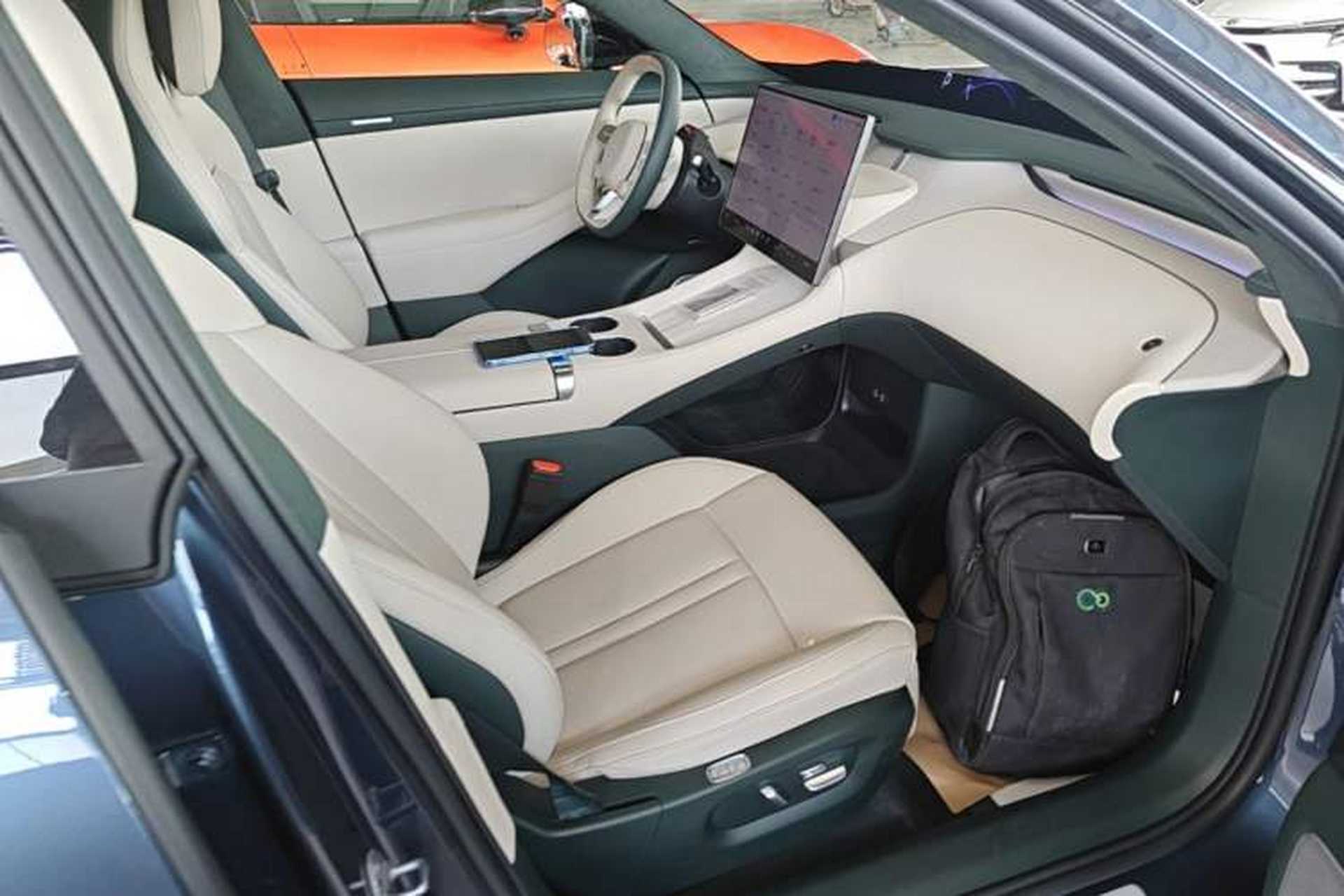 Used Xiaomi Auto YU7 2025 Ultra-Long Range High-Performance All-Wheel-Drive Max Edition Right Front Seat