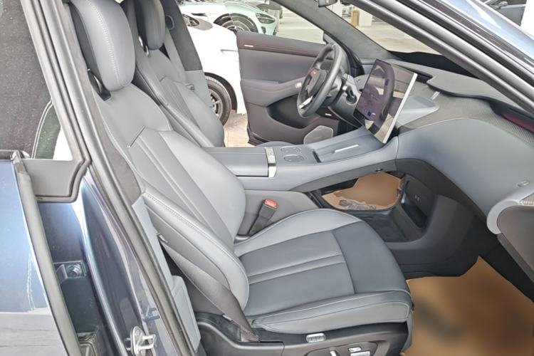 Used Xiaomi Auto YU7 2025 Ultra-Long Range High-Performance All-Wheel-Drive Max Edition Right Front Seat