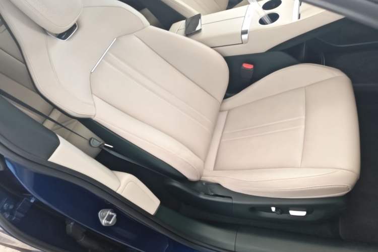 Used Xiaomi Auto YU7 2025 Ultra-Long Range Rear-Wheel Drive Version Right Front Seat