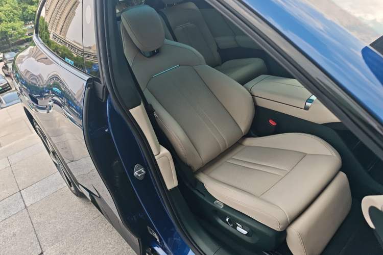 Used Xiaomi Auto YU7 2025 Ultra-Long Range High-Performance All-Wheel-Drive Max Edition Right Front Seat