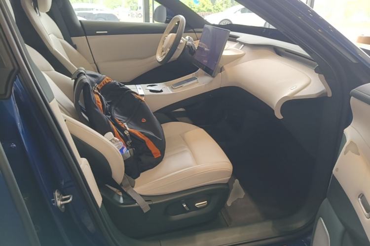 Used Xiaomi Auto YU7 2025 Ultra-Long Range Rear-Wheel Drive Version Right Front Seat