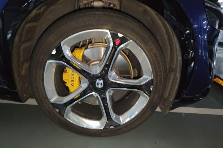 Used Xiaomi Auto YU7 2025 Ultra-Long Range All-Wheel Drive Pro Version Right Front Wheel Hub