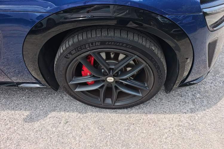 Used Xiaomi Auto YU7 2025 Ultra-Long Range High-Performance All-Wheel-Drive Max Edition Right Front Wheel Hub
