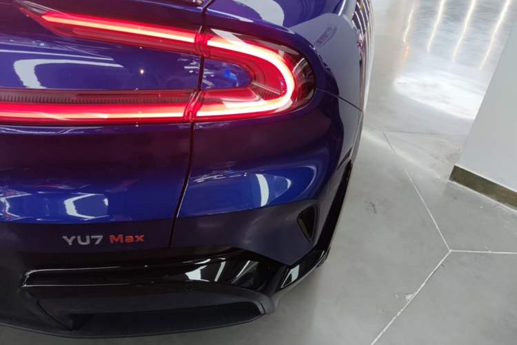 Used Xiaomi Auto YU7 2025 Ultra-Long Range High-Performance All-Wheel-Drive Max Edition Right Rear Taillight