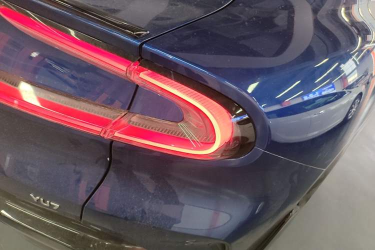 Used Xiaomi Auto YU7 2025 Ultra-Long Range Rear-Wheel Drive Version Right Rear Taillight