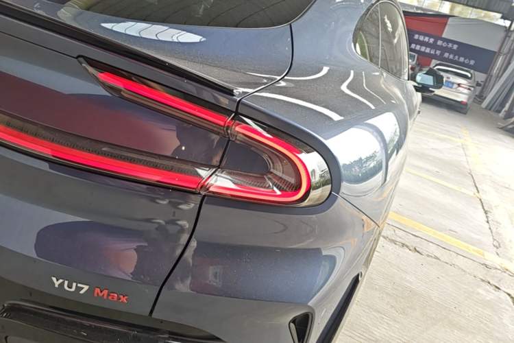 Used Xiaomi Auto YU7 2025 Ultra-Long Range High-Performance All-Wheel-Drive Max Edition Right Rear Taillight
