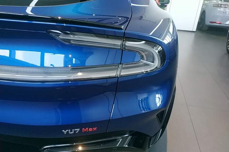 Used Xiaomi Auto YU7 2025 Ultra-Long Range High-Performance All-Wheel-Drive Max Edition Right Rear Taillight