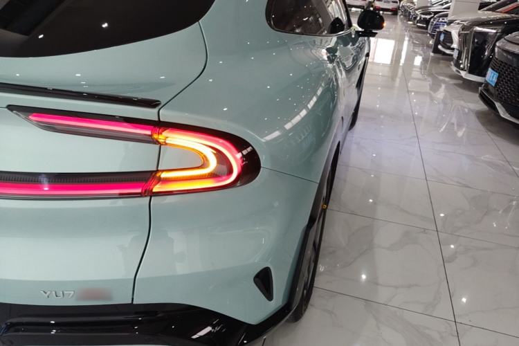 Used Xiaomi Auto YU7 2025 Ultra-Long Range High-Performance All-Wheel-Drive Max Edition Right Rear Taillight