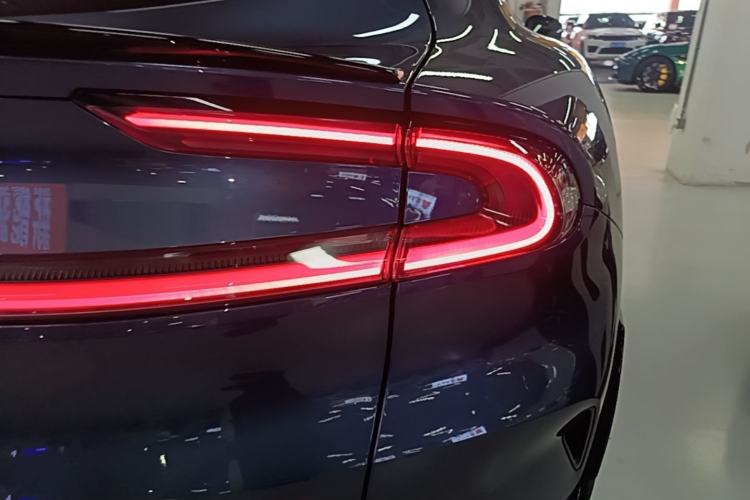 Used Xiaomi Auto YU7 2025 Ultra-Long Range High-Performance All-Wheel-Drive Max Edition Right Rear Taillight